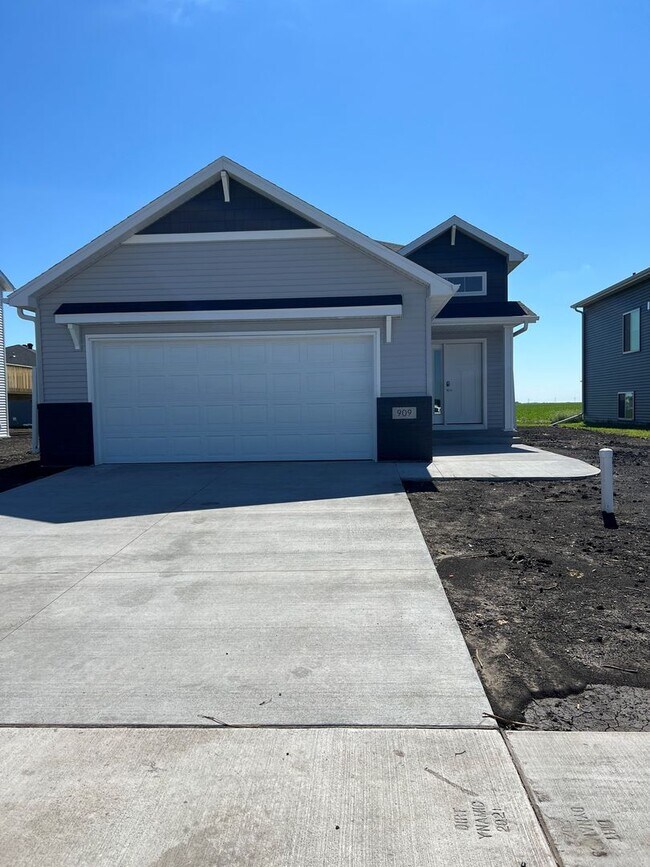 Foto del edificio - New 4 Bedroom/3 Bathroom House