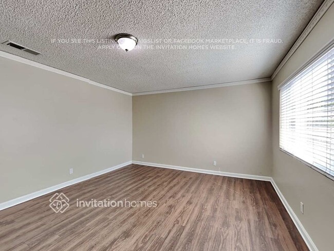 Building Photo - 13515 Raven St