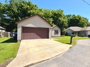 Building Photo - 45 Southstone Dr