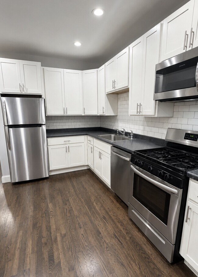 905 Agatite, 2 habitaciones - 900 W Montrose Ave