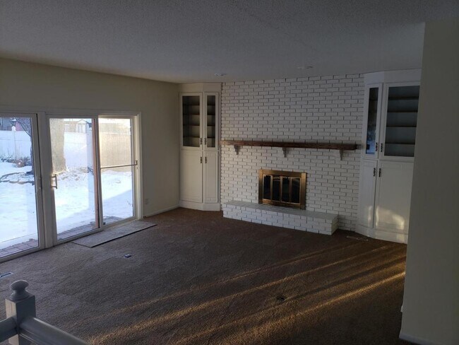 Building Photo - 124 105th Avenue NE