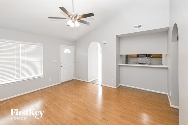 Building Photo - 1904 Duke Adam St