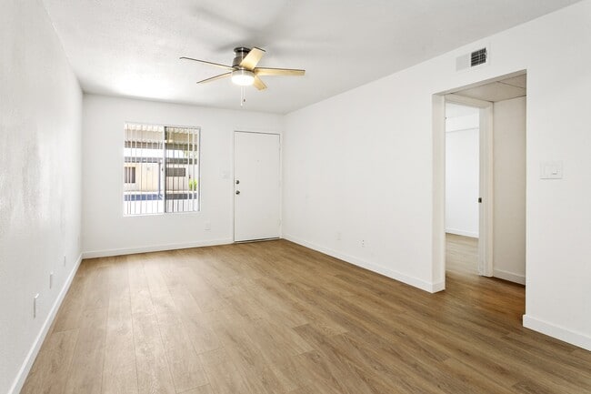 Building Photo - The Hamptons