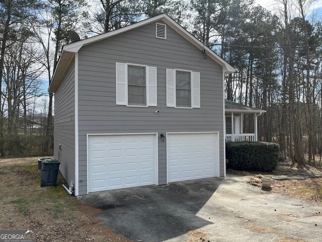 Building Photo - 2522 Whisper Ct NE