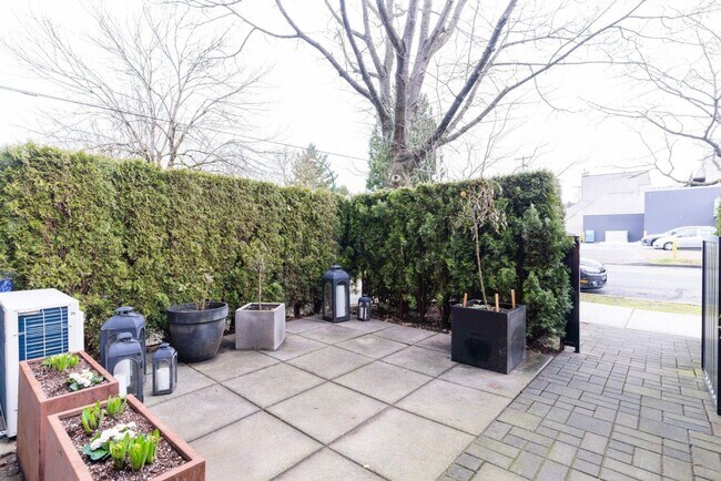 Private patio - 2477 Waterloo St