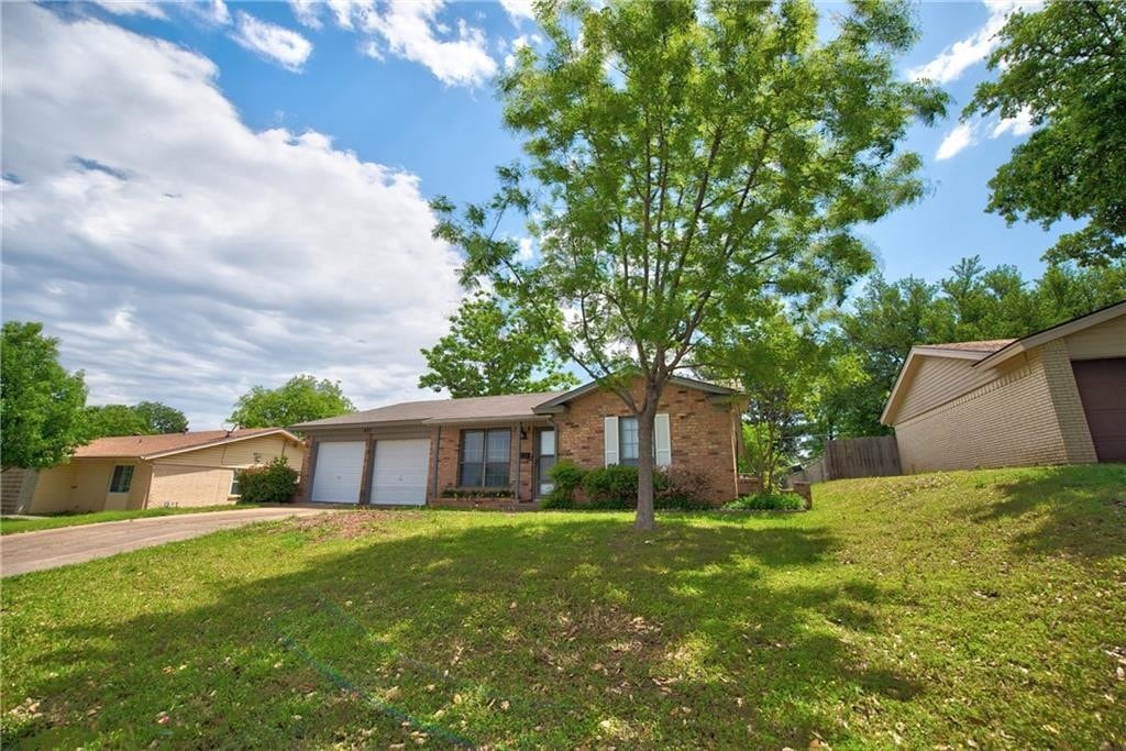 407 Wilshire Dr, Euless, TX 76040 House Rental in Euless, TX