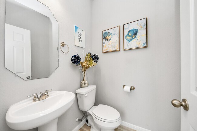 Foto del edificio - 13323 Colina Mdws Ln