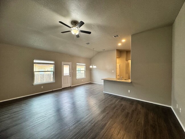 Building Photo - NE San Antonio...Minutes to Randolph AFB