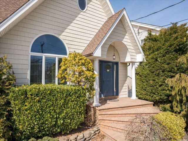 Foto del edificio - 306 Shore Rd