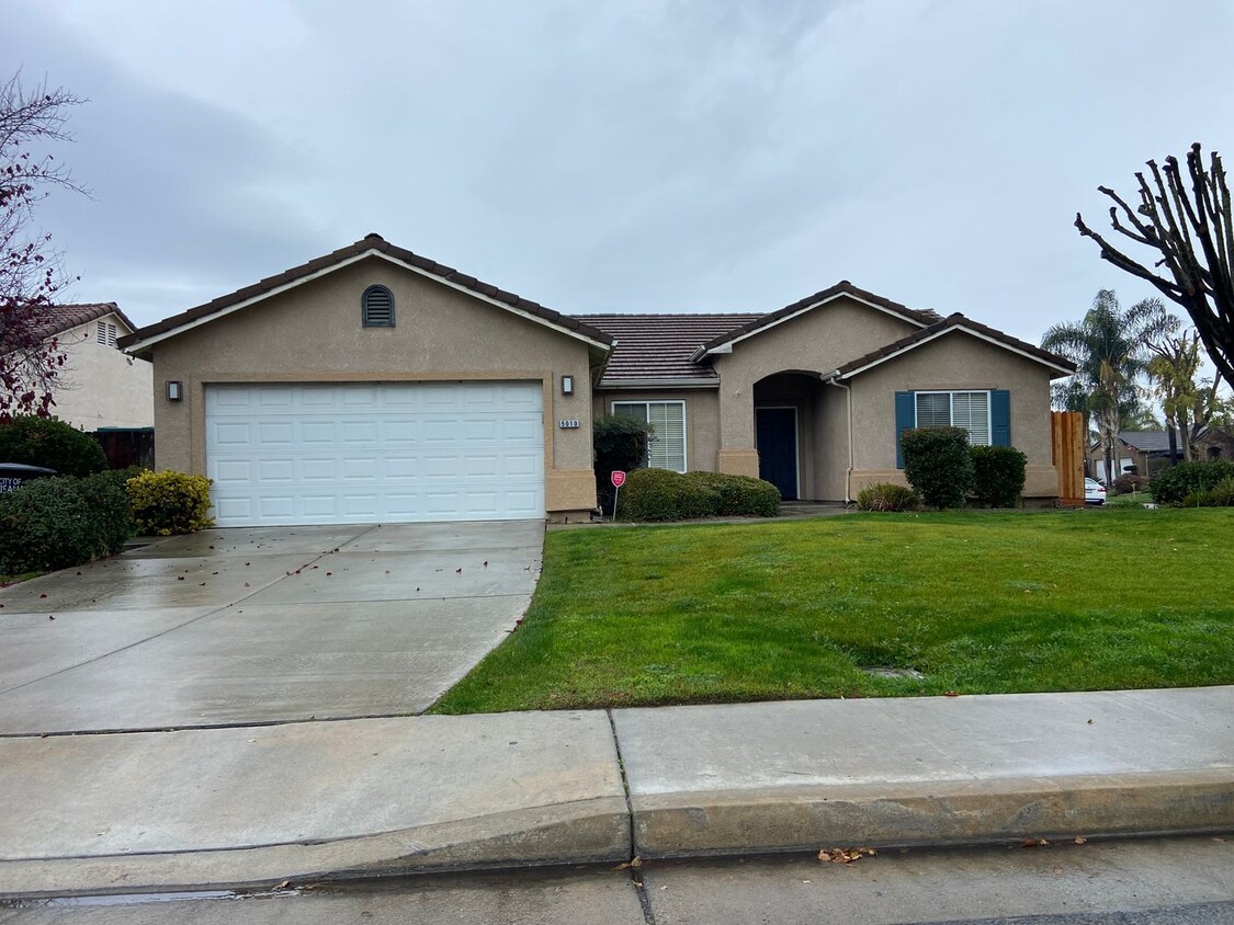Primary Photo - SW Visalia Home Rent Ready!