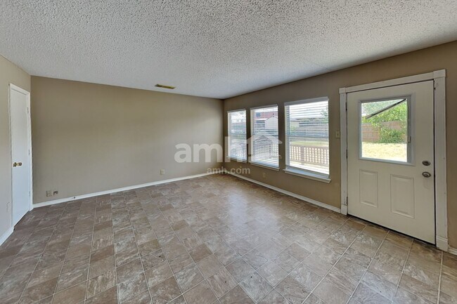 Building Photo - 7106 Raintree Forest