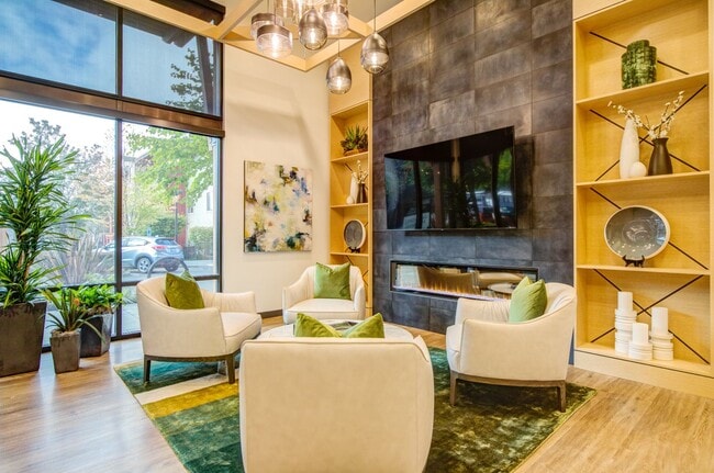 Building Photo - Discovery Heights