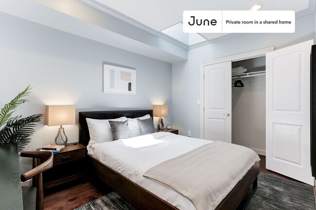 Foto del edificio - Room in Shared 5 bed/3.5 bath home in Capitol Hill