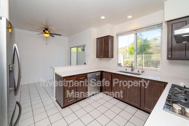 Building Photo - 39945 Temecky Way