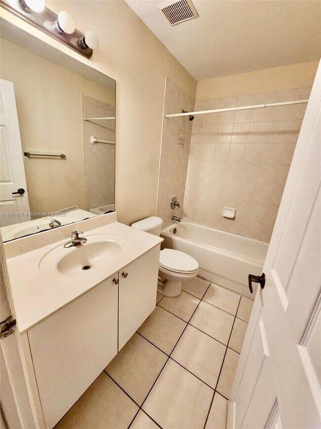 Foto del edificio - 14116 SW 260th St