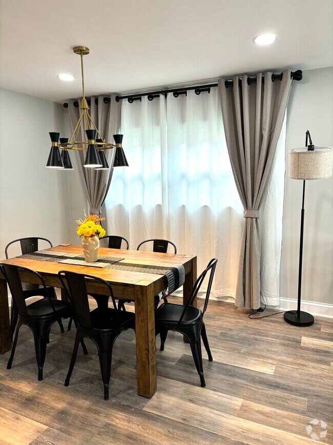 Frank Lloyd Wright Historic District Apartments for Rent with Extra