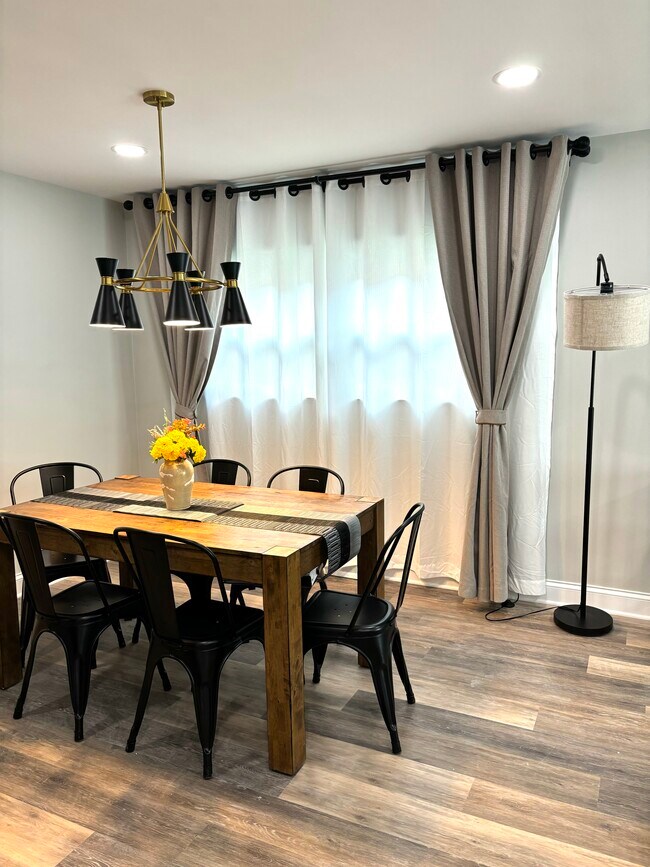 Dining Room - 506 Forest Ave