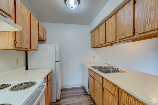 The Colonial - Kitchen - Hillcrest Village Apartments