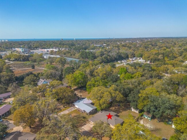 Photo - 911 Brown St House