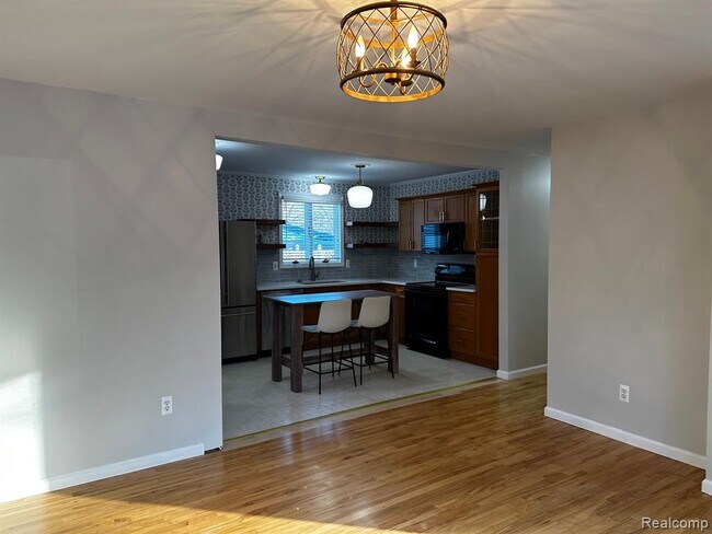 Building Photo - 6040 Cramlane Dr