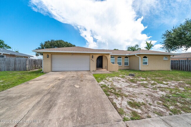 Building Photo - 645 Caiman St