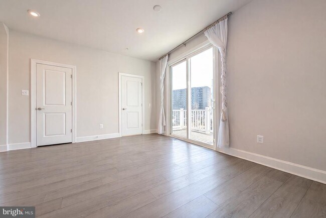 Foto del edificio - 6710 Belcrest Rd