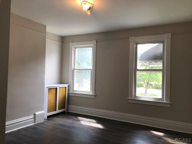Building Photo - 205 Cedar Ave