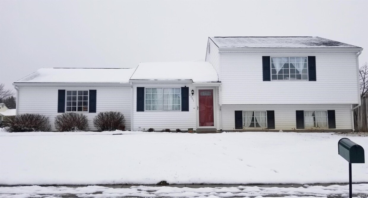 Primary Photo - 2301 Centennial Ct E