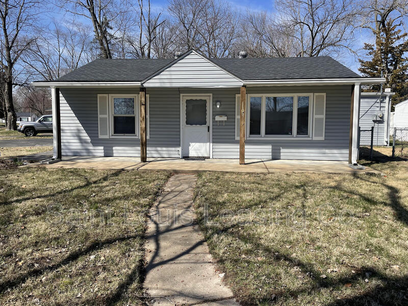 1105 Sansu Ln, Florissant, MO 63031 House Rental in Florissant, MO