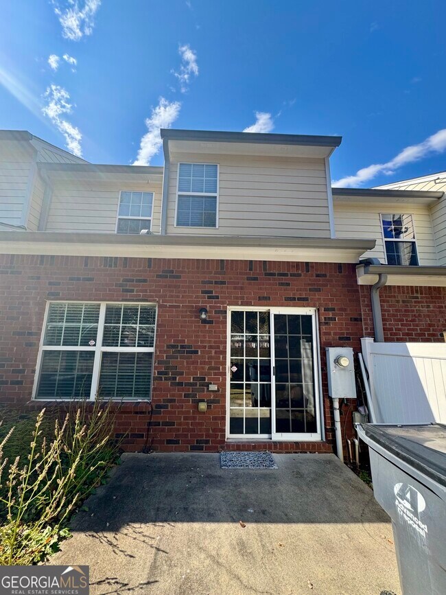 Building Photo - 3871 Pleasant Oaks Dr