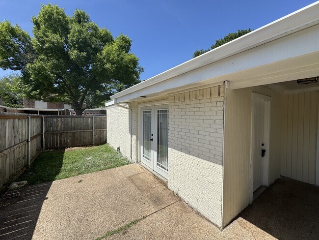 Foto del edificio - 2800 Springleaf Ct