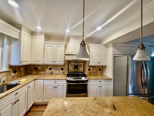 Building Photo - 27 Nautilus Pl