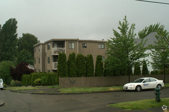 Building Photo - 301 22nd Ave