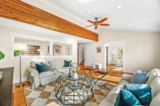 Foto del edificio - 3712 SW Thistle St