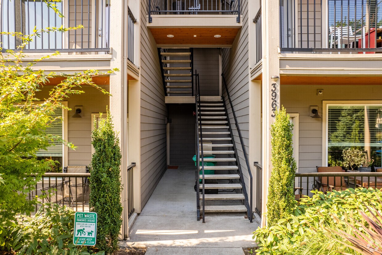 Building Photo - Montana Apartments