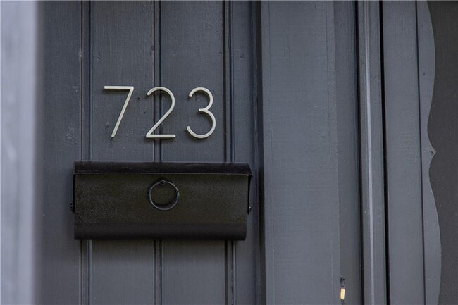 Foto del edificio - 723 SE 8th St