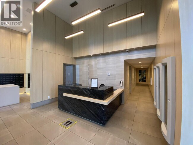 Photo du bâtiment - 652 Whiting Way