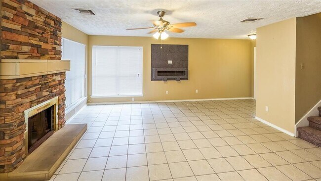 Building Photo - 5203 E Pagewick Dr