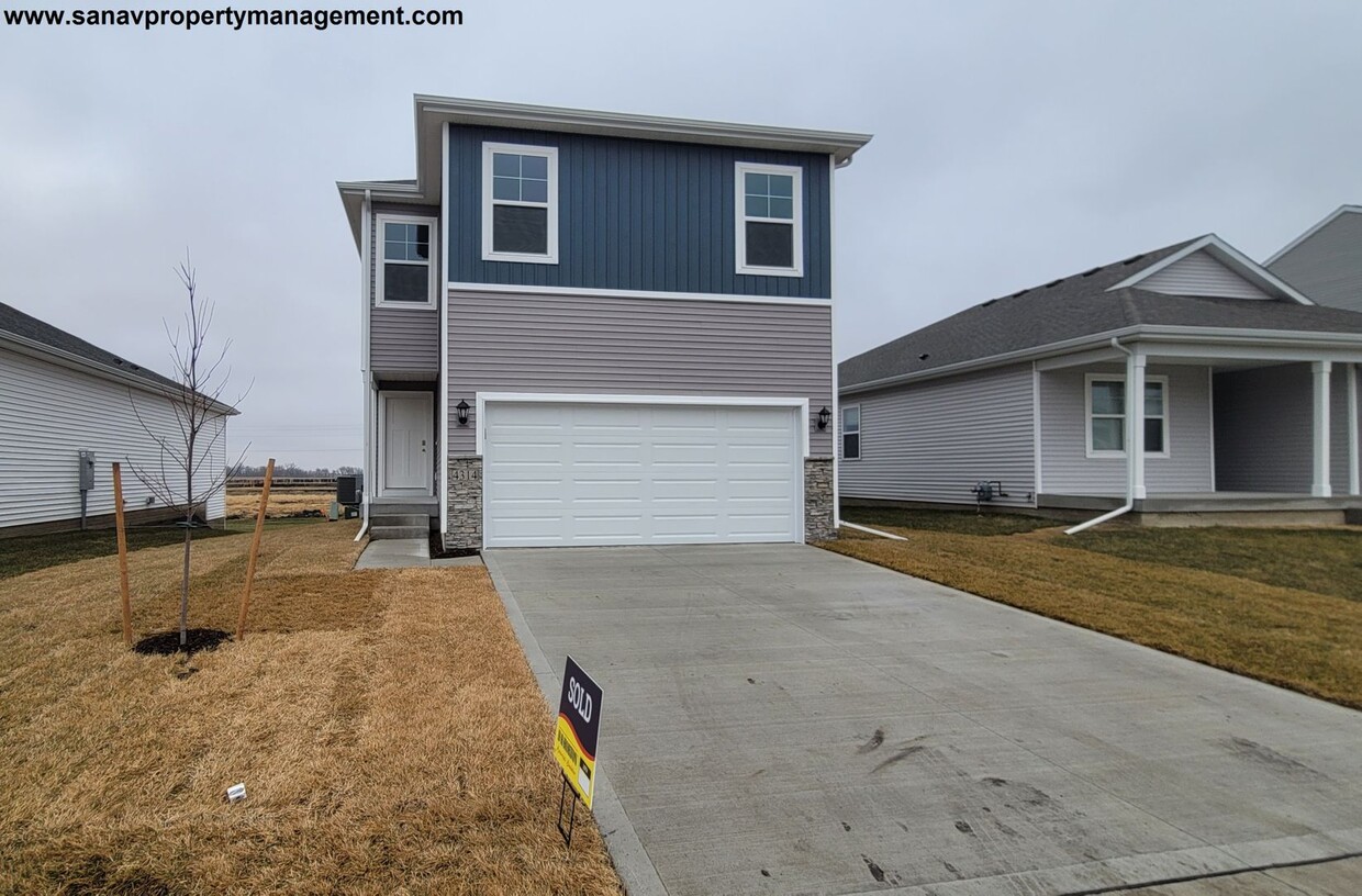 Foto principal - Spacious 4-Bedroom Home in Ankeny! A Must ...