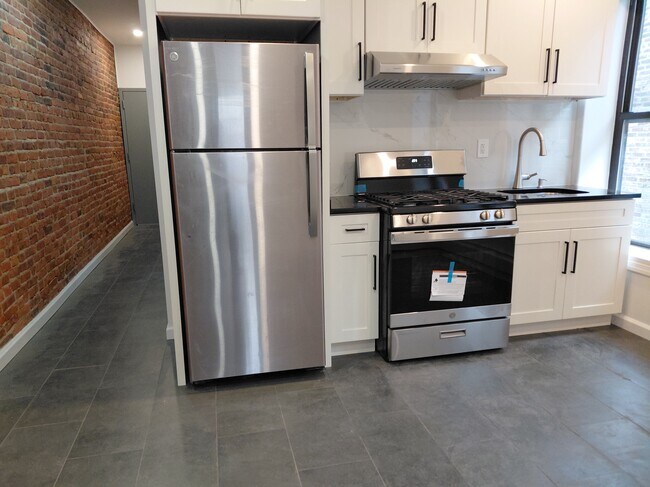 Foto del edificio - 9611 Church Ave