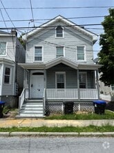 Building Photo - 14 Conklin St