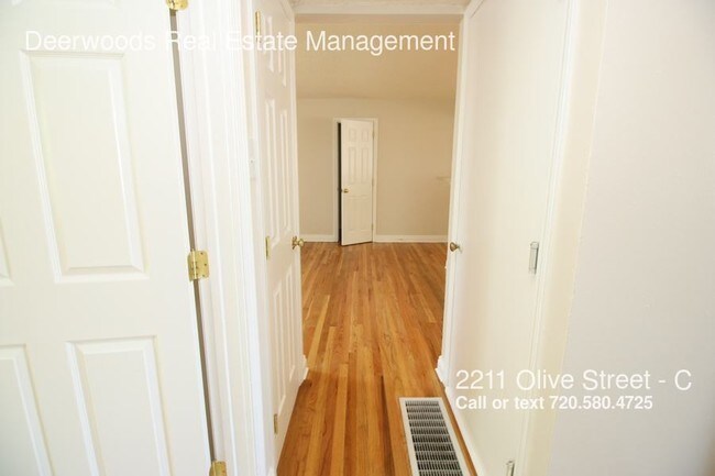 Building Photo - 2211 Olive St