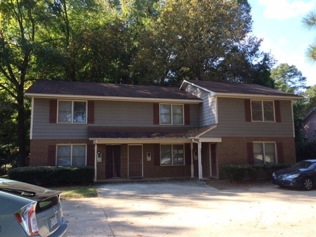 Primary Photo - 8715-8719 Chapel Hill Rd