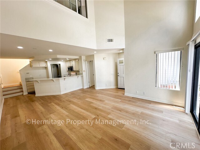 Building Photo - 127 Fallingstar