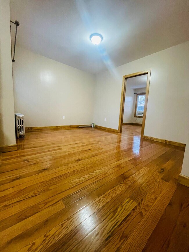 Foto del edificio - 104-87 128th St