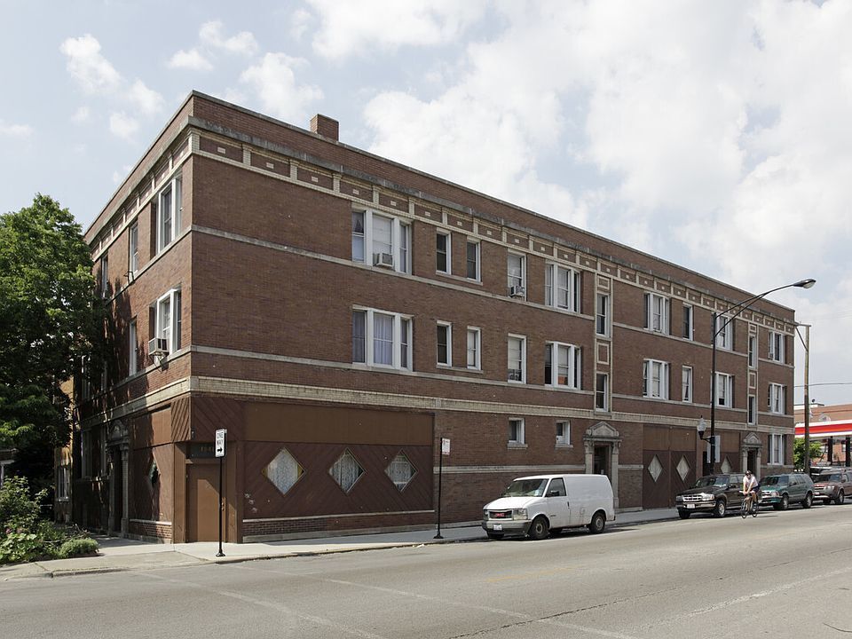 Primary Photo - 1945 W Augusta Blvd