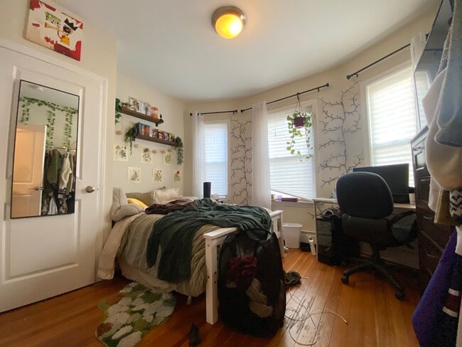 Foto del edificio - 14 Parker Hill Ave