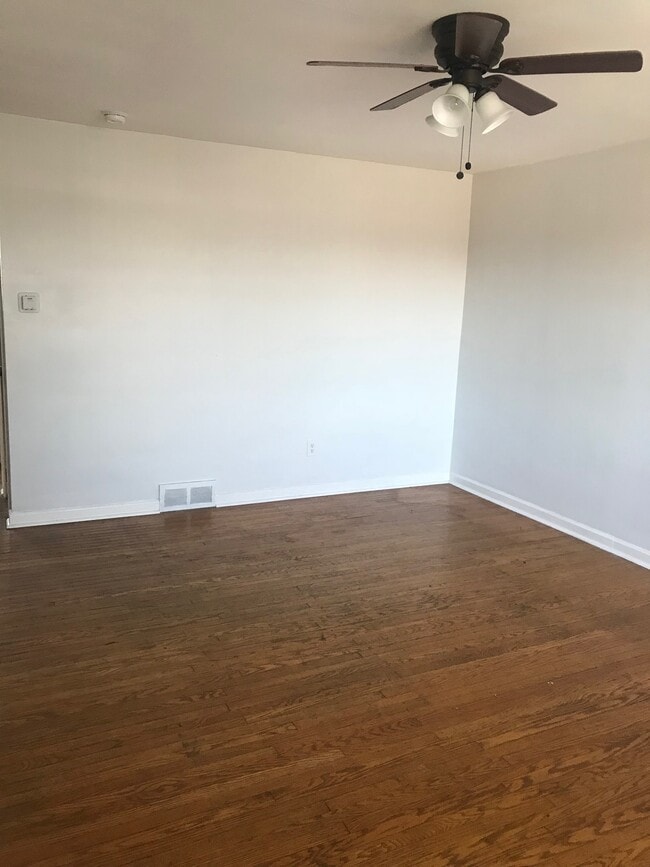 Photo - 104 Chester Ave Townhome