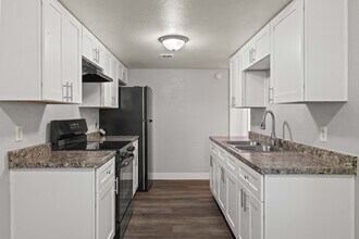 Building Photo - Mariposa Flats