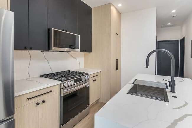 Foto del edificio - 14928 Otsego St